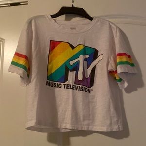 White MTV graphic tee!